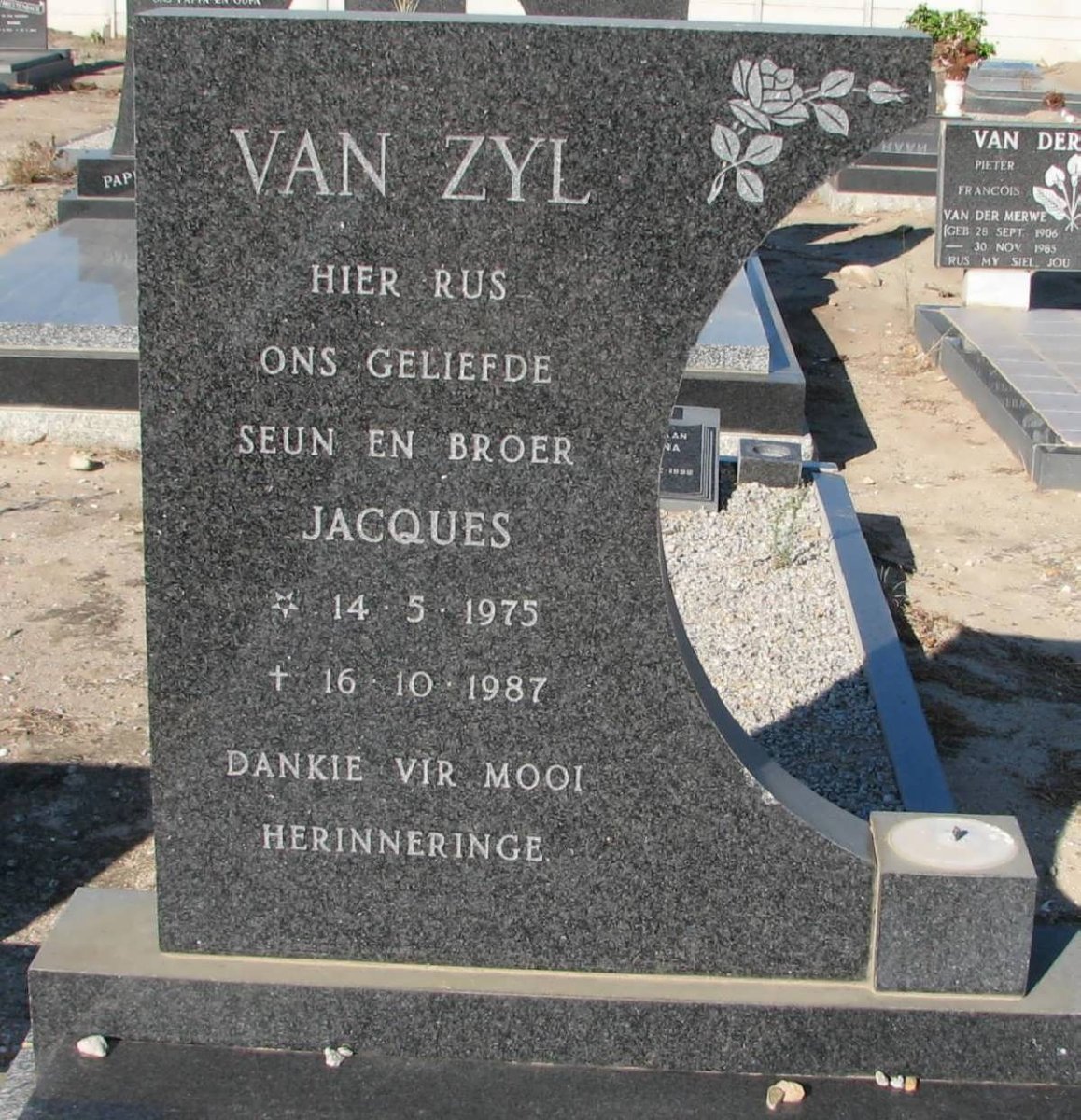 ZYL Jacques, van 1975-1987