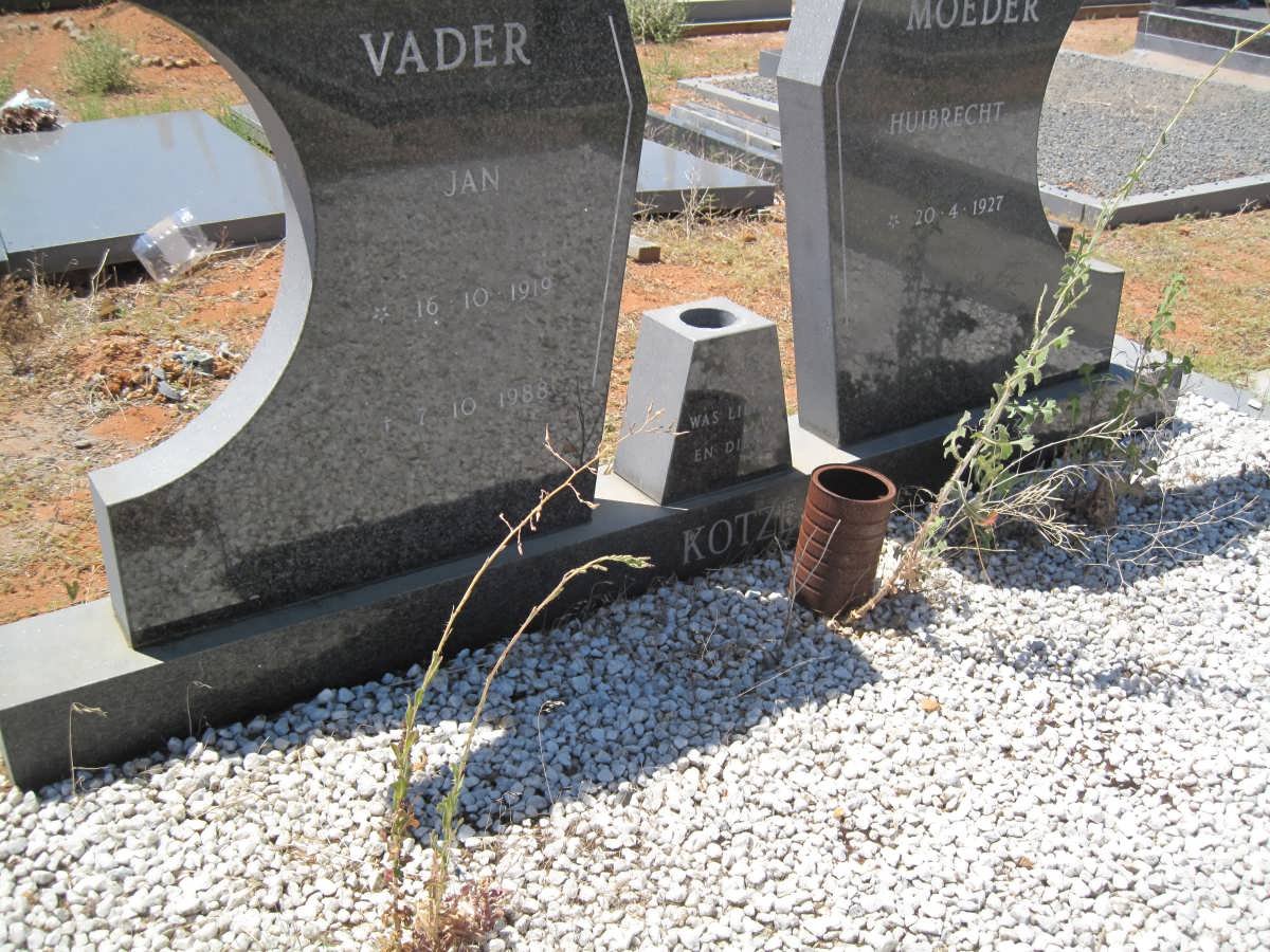 KOTZE Jan 1919-1988 &amp; Huibrecht 1927-