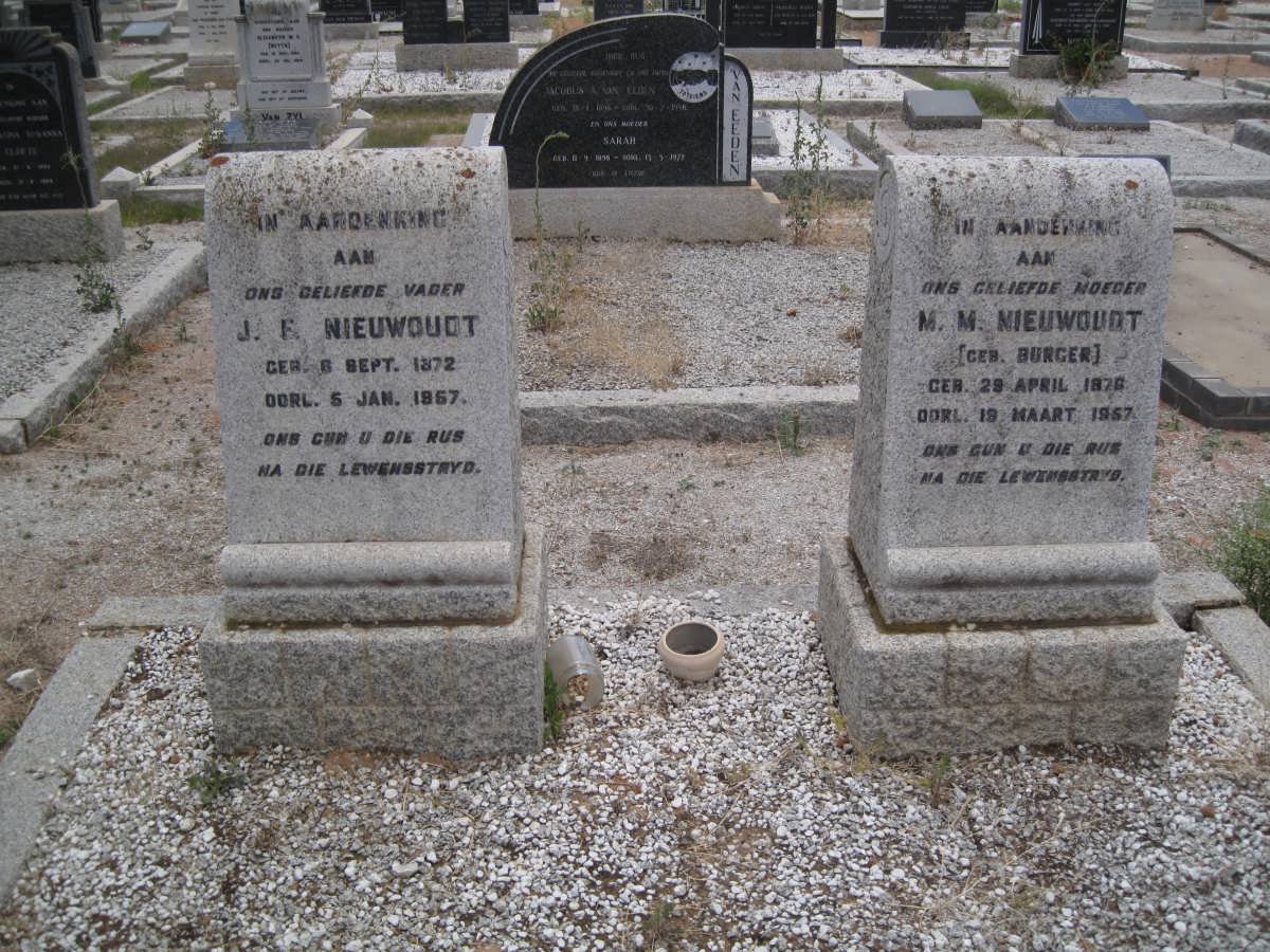 NIEUWOUDT J.F. 1872-1957 &amp; A.M. BURGER 1876-1957