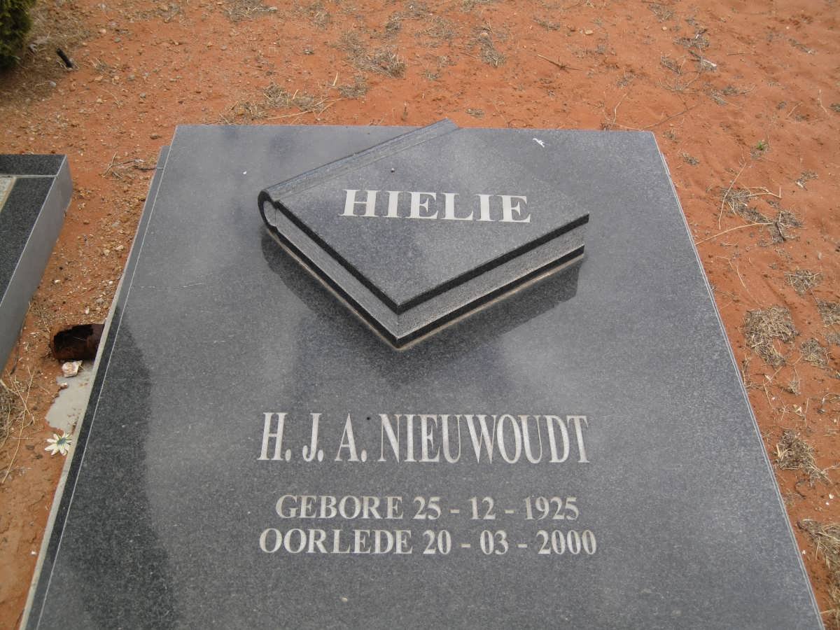NIEUWOUDT H.J.A. 1925-2000