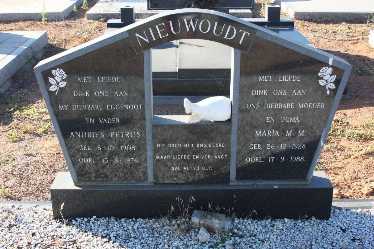 NIEUWOUDT Andries Petrus 1908-1976 &amp; Maria M.M. 1928-1988