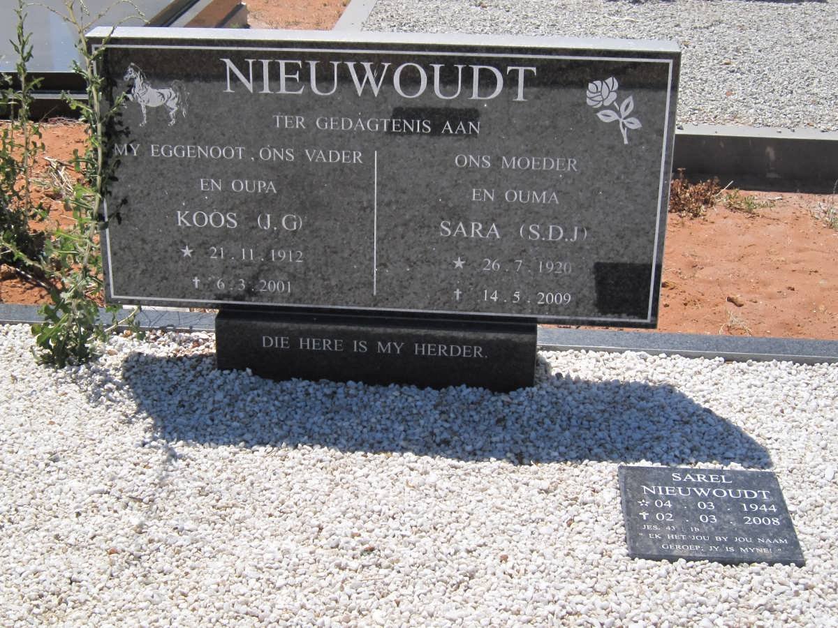 NIEUWOUDT J.G. 1912-2001 &amp; S.D.J. 1920-2009 :: NIEUWOUDT Sarel 1944-2008