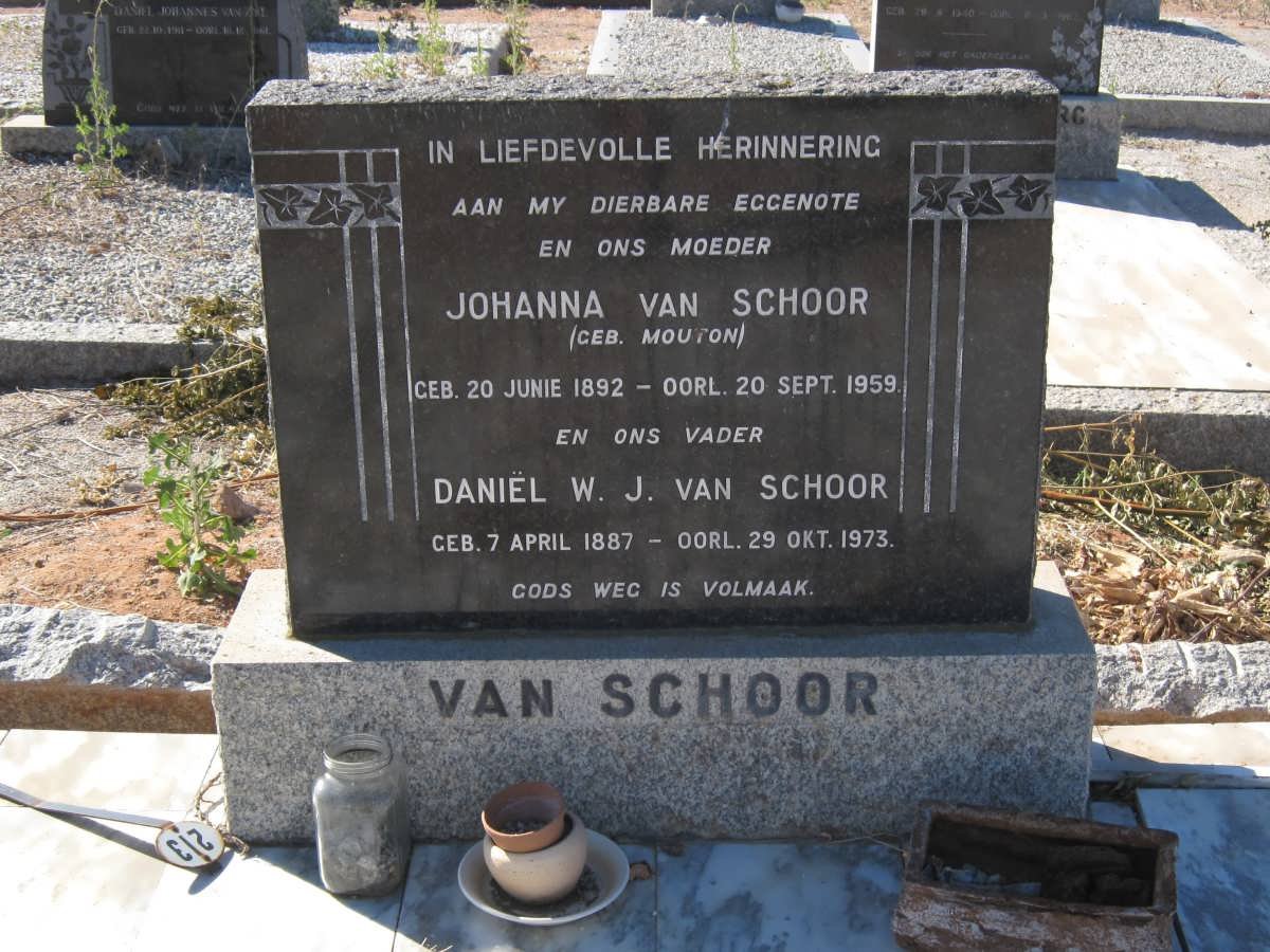 SCHOOR Daniël W.J., van 1887-1973 &amp; Johanna MOUTON 1892-1959