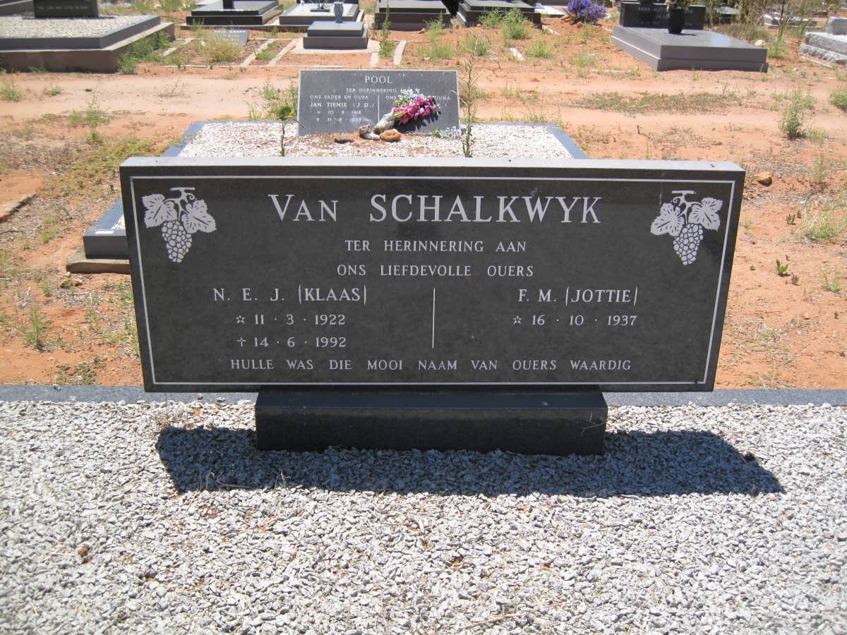 SCHALKWYK N.E.J., van 1922-1992 &amp; F.M. 1937-