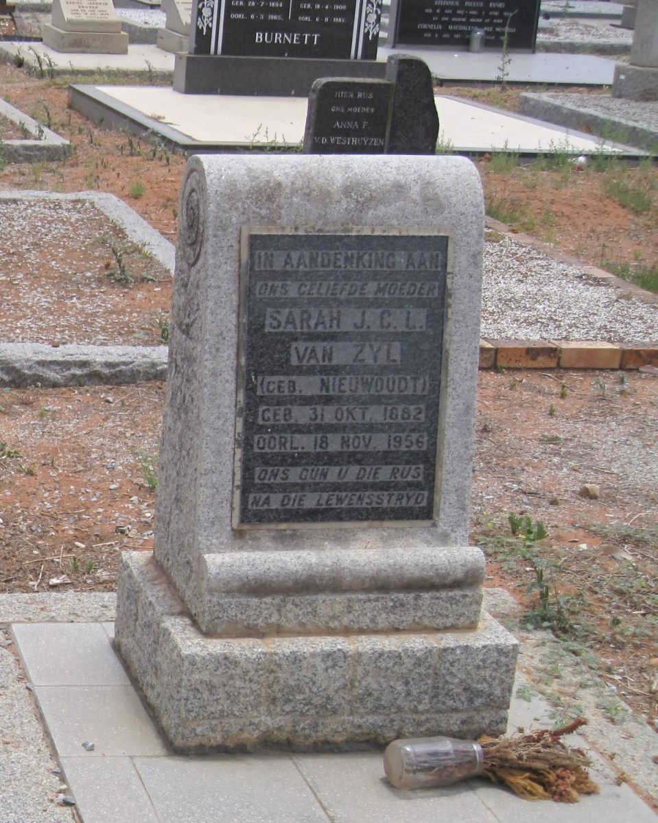 ZYL Sarah J.C.L., van nee NIEUWOUDT 1882-1956
