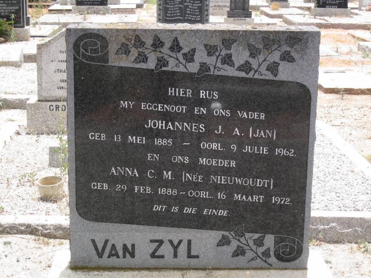 ZYL Johannes J.A., van 1885-1962 &amp; Anna C.M. NIEUWOUDT 1888-1972