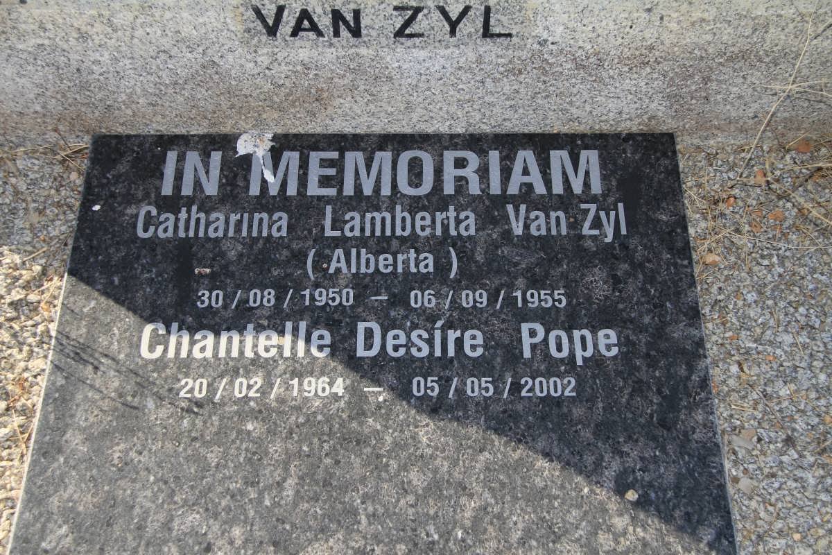 ZYL Catharina Lamberta, van 1950-1955 :: POPE Chantelle Desire 1964-2002