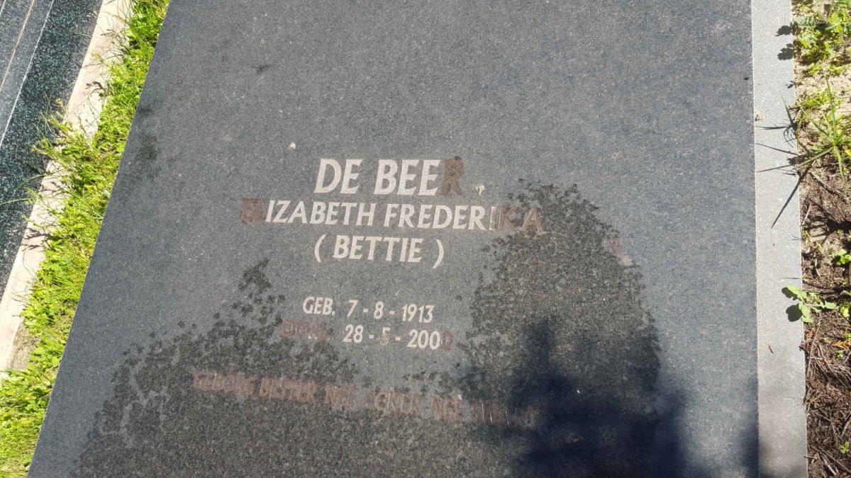 BEER Elizabeth Frederika, de 1913-2000