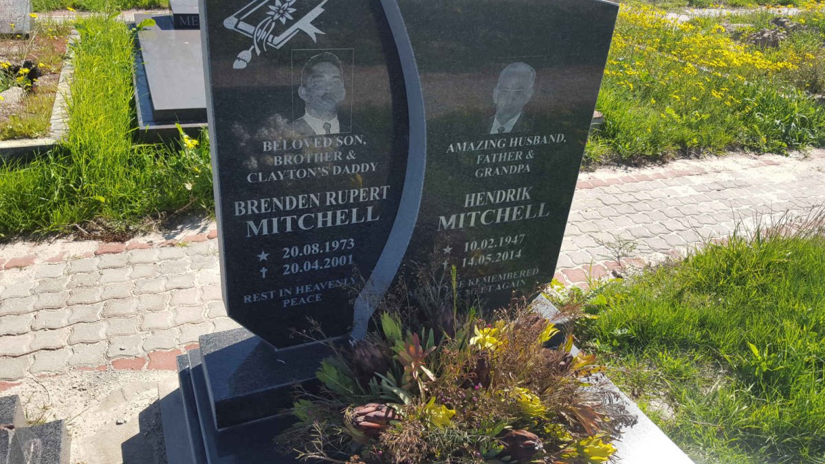 MITCHELL Hendrik 1947-2014 :: MITCHELL Brenden Rupert 1973-2001
