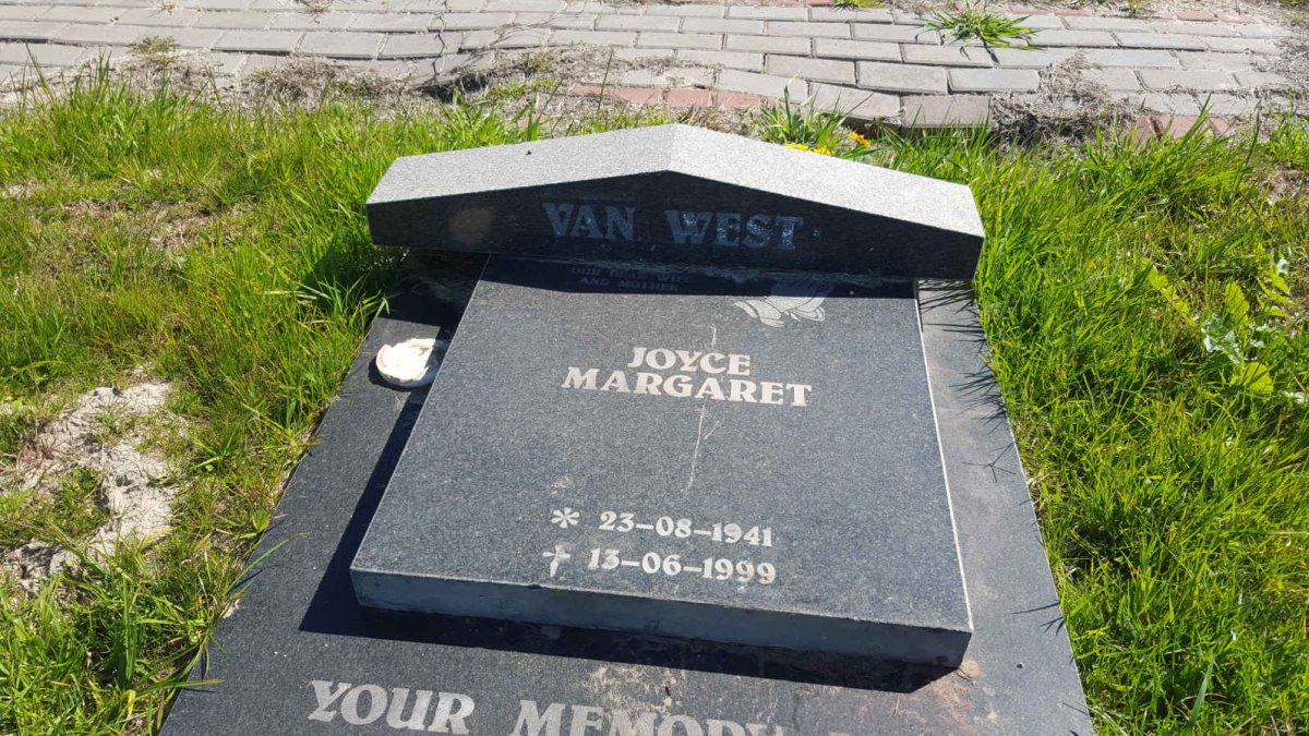 WEST Joyce Margaret, van 1941-1999