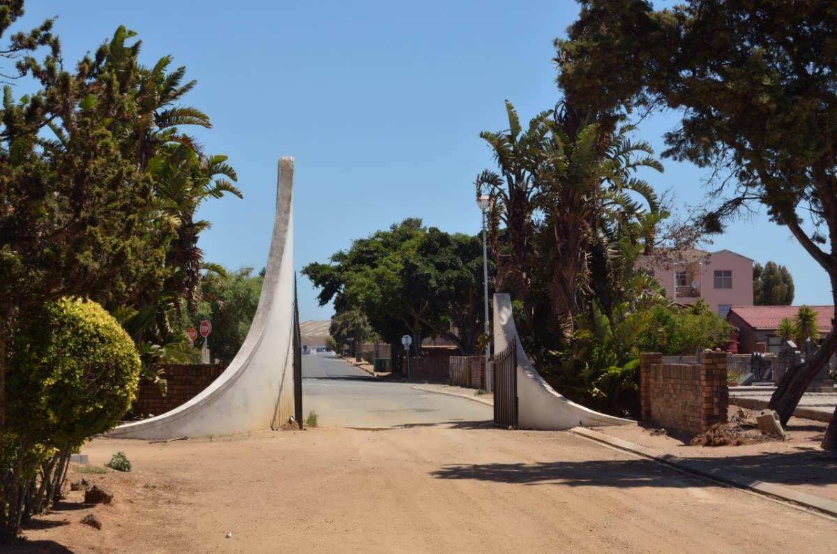1. Entrance to cemetery