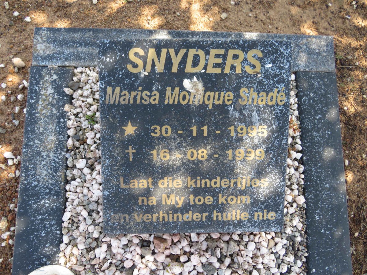 SNYDERS Marisa Monique Shade 1995-1999
