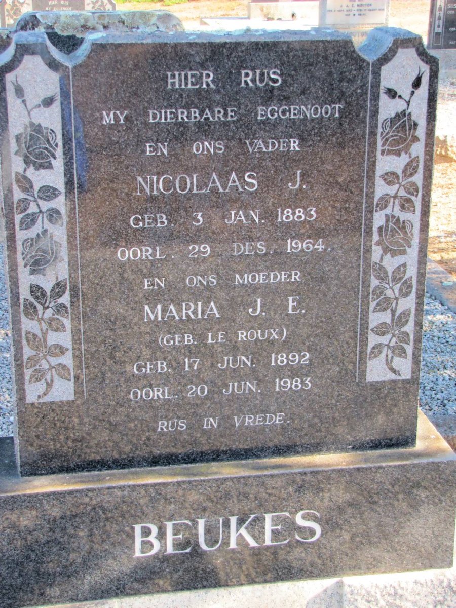 BEUKES Nicolaas J. 1883-1964 &amp; Maria J.E. LE ROUX 1892-1983