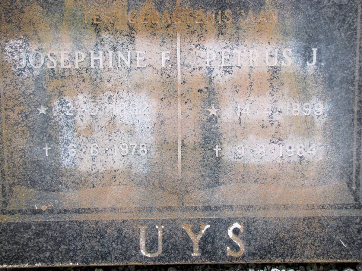 UYS Petrus J. 1899-1984 &amp; Josephine F. 1892-1978