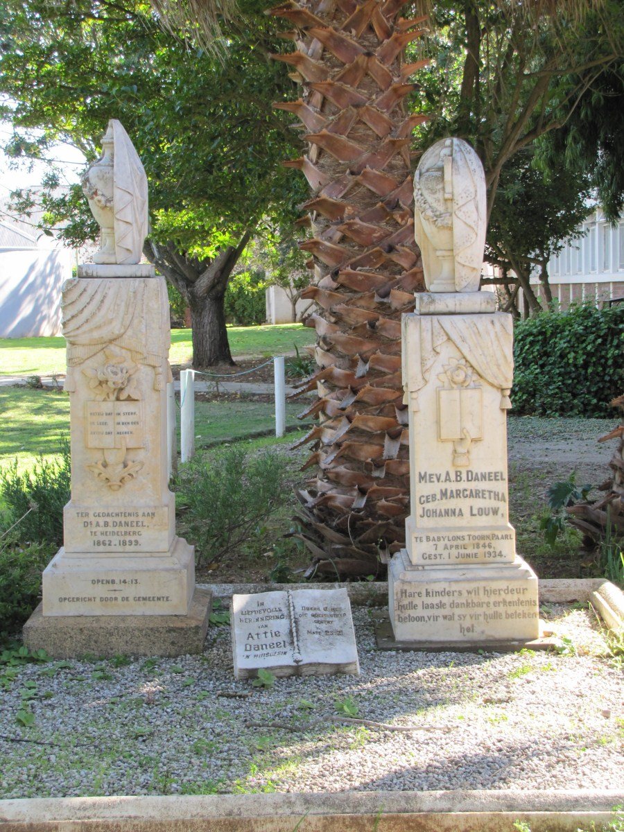 DANEEL A.B. 1862-1899 &amp; Johanna Margaretha nee LOUW 1846-1934 :: DANEEL Attie