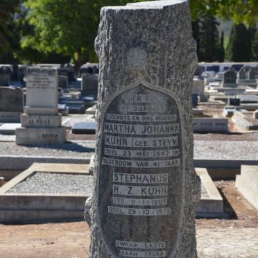 KUHN Stephanus H.Z. 1905-1973 &amp; Martha Johanna STEYN -1947