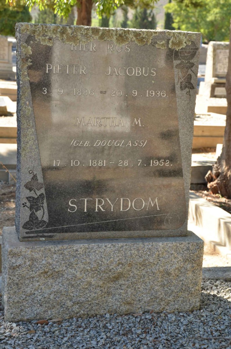 STRYDOM Pieter Jacobus 1886-1936 &amp; Martha M. DOUGLASS 1881-1952