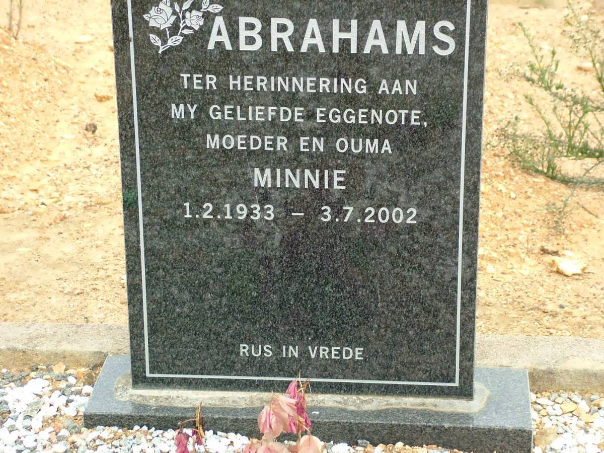 ABRAHAMS Minnie 1933-2002