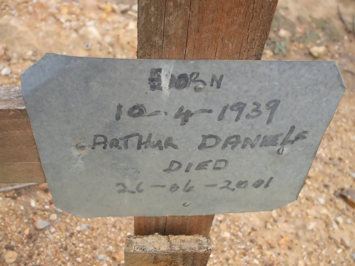 DANIELS Arthur 1939-2001