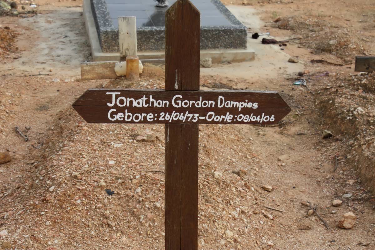 DAMPIES Jonathan Gordon 1973-2006