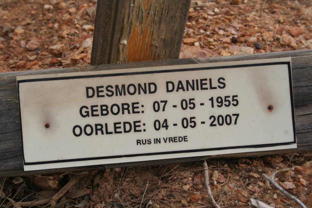 DANIELS Desmond 1955-2007