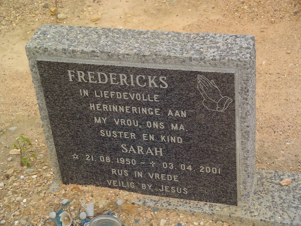 FREDERICKS Sarah 1950-2001