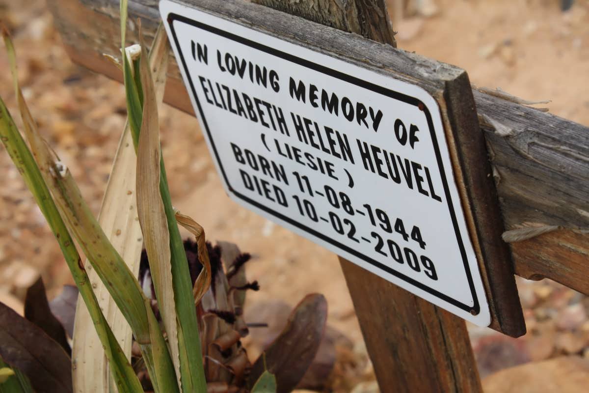HEUVEL Elizabeth Helen 1944-2009