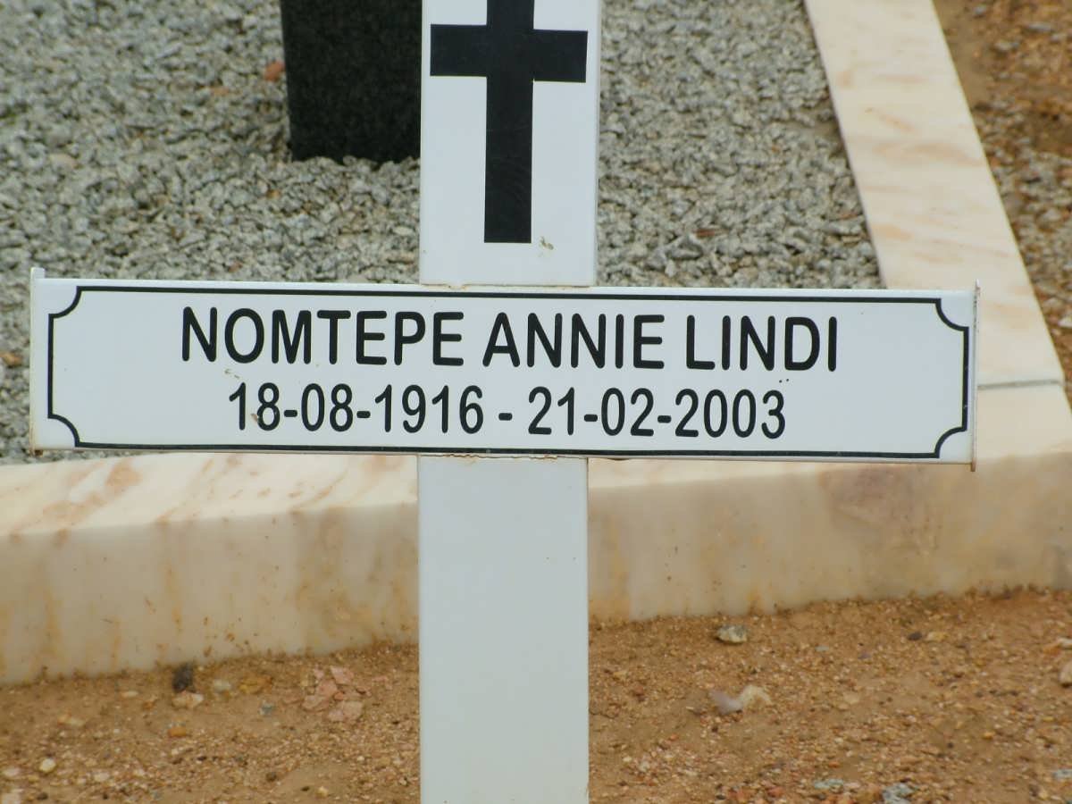LINDI Nomtepe Annie 1916-2003