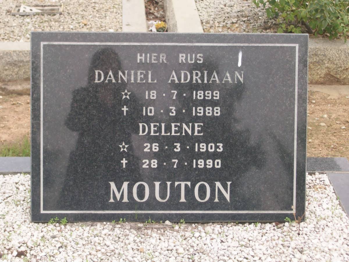 MOUTON Daniel Adriaan 1899-1988 &amp; Delene 1903-1990