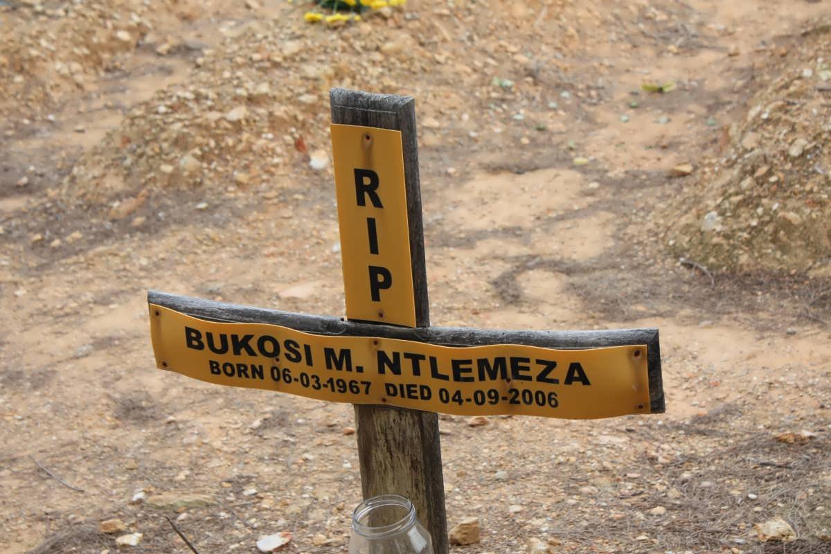 NTLEMEZA Bukosi M. 1967-2006