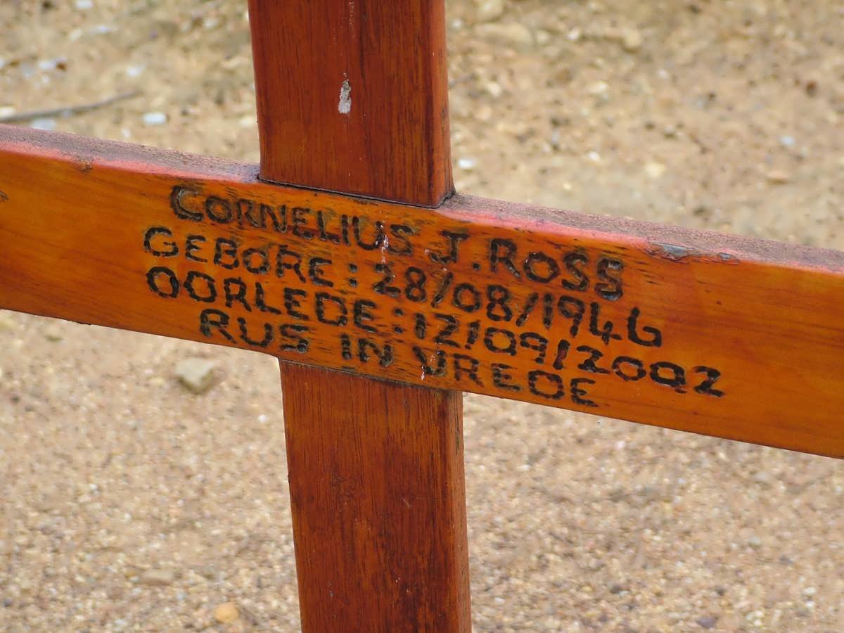 ROSS Cornelius J. 1946-2002