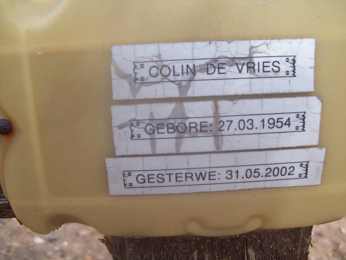 VRIES Colin, de 1954-2002