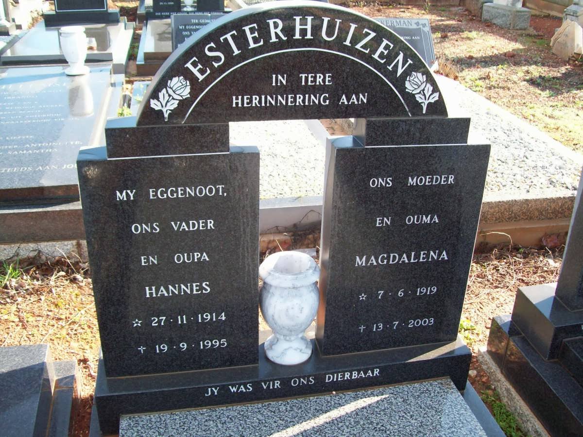 ESTERHUIZEN Hannes 1914-1995 &amp; Magdalena 1919-2003