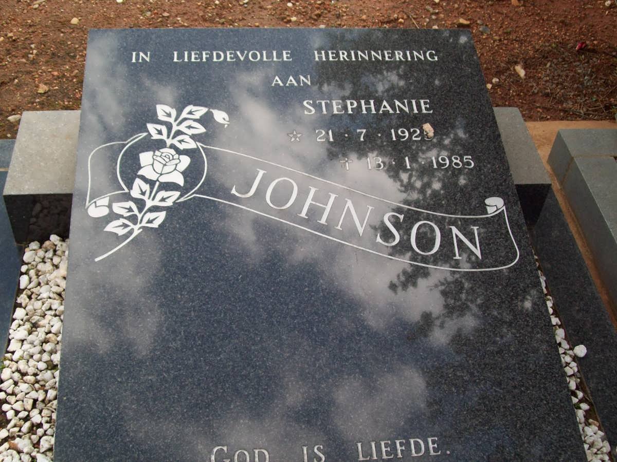 JOHNSON Stephanie 1925-1985