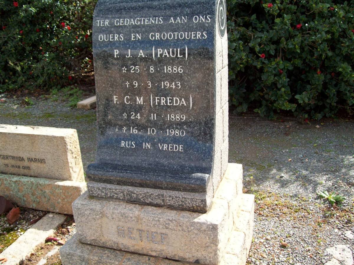RETIEF P.J.A. 1886-1943 &amp; F.C.M. 1889-1980