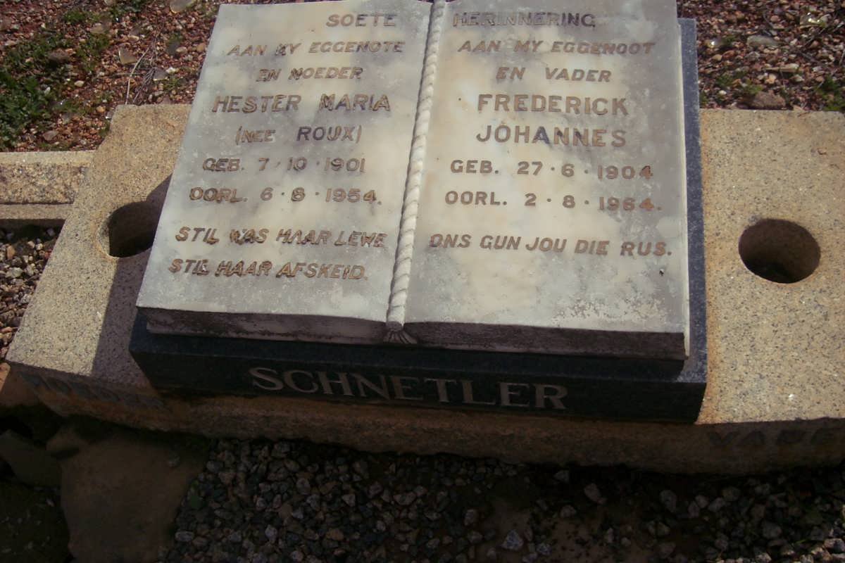 SCHNETLER Frederick Johannes 1904-1984 &amp; Hester Maria ROUX 1901-1954