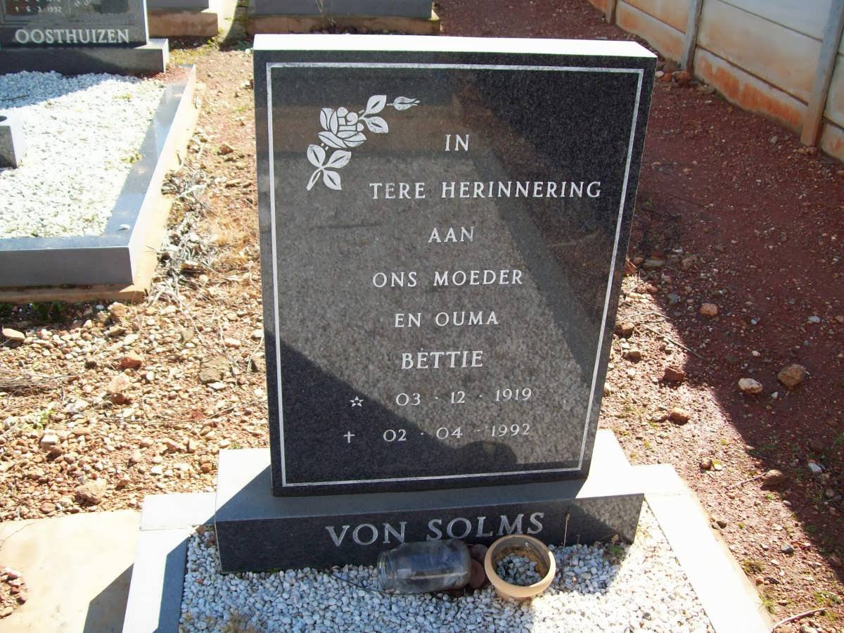 SOLMS Bettie, von 1919-1992