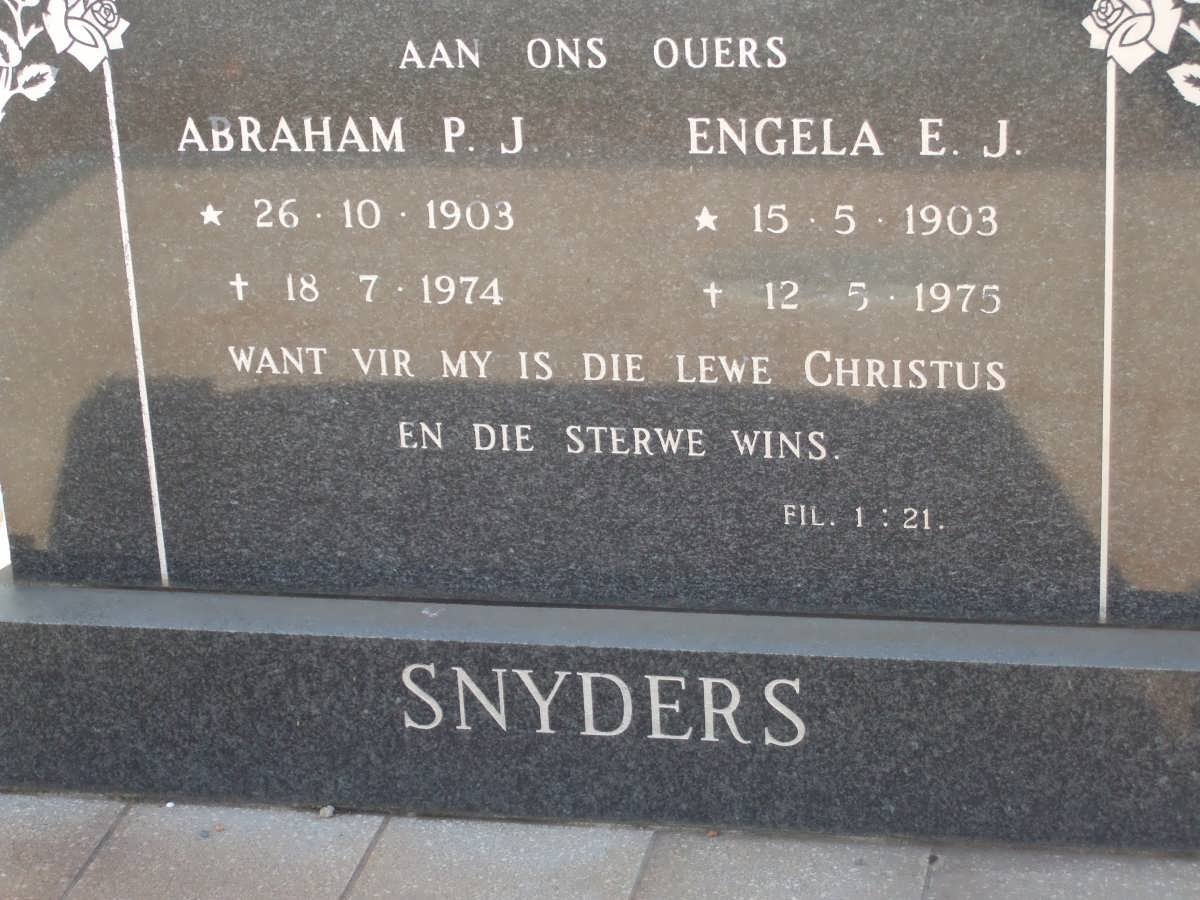 SNYDERS Abraham P.J. 1903-1974 &amp; Engela E.J. 1903-1975