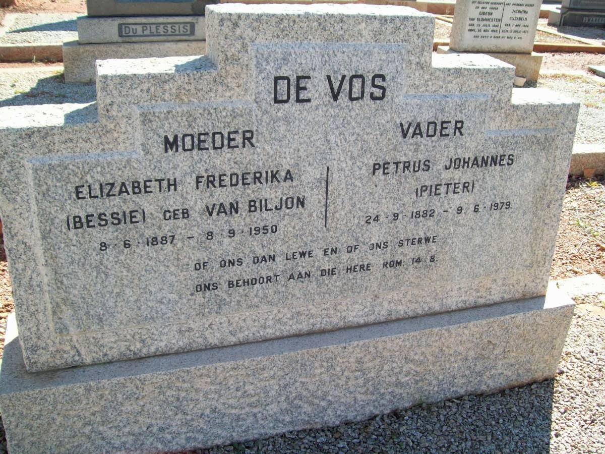 VOS Petrus Johannes, de 1882-1979 &amp; Elizabeth Frederika VAN BILJON 1887-1950