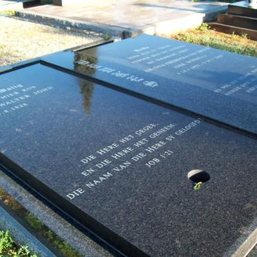 BEUKES Walter John 1928- &amp; Johanna Fredricka van Druten nee WINDELL 1922-2006