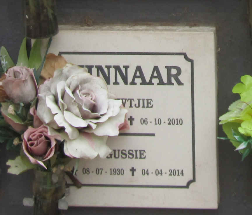 MINNAAR Louwtjie ?-2010 & Gussie 1930-2014