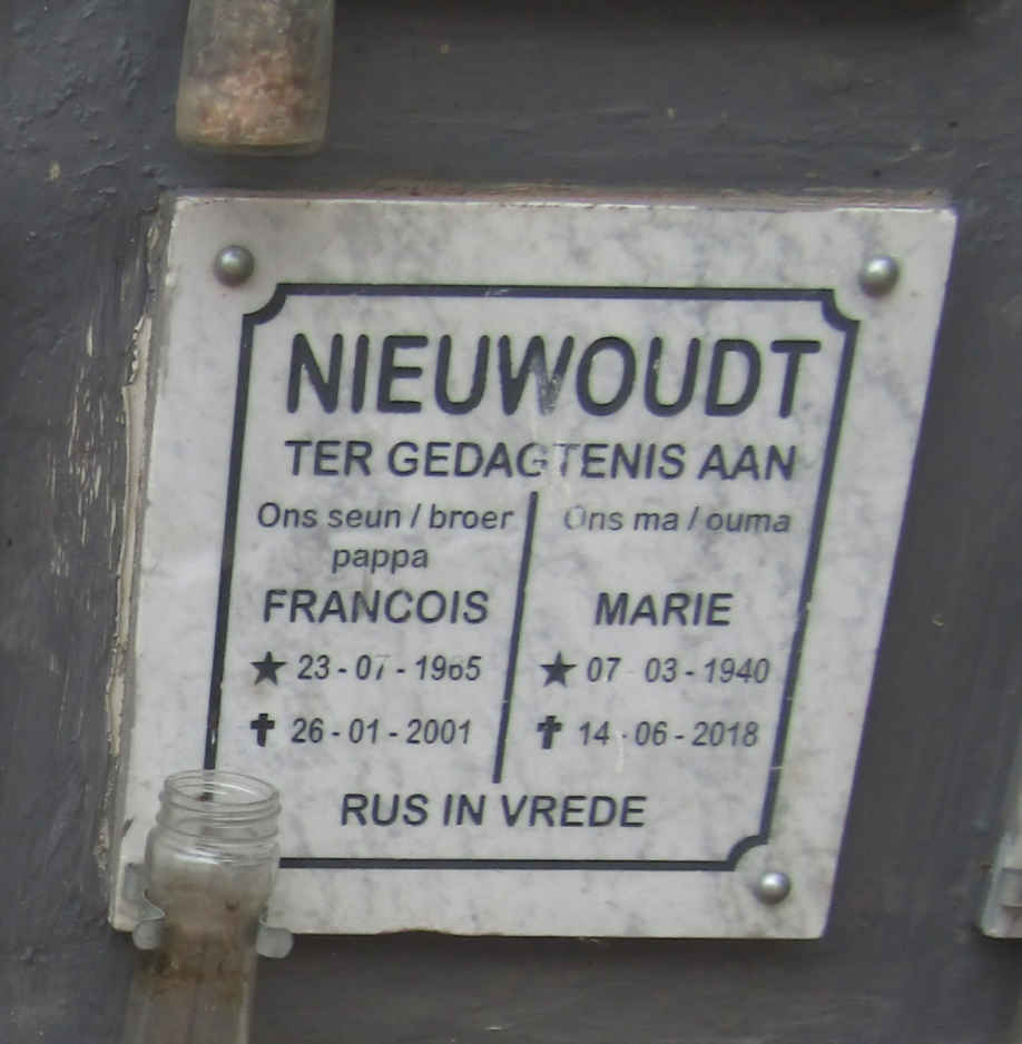 NIEUWOUDT Francois 1965-2001 & Marie 1940-2018
