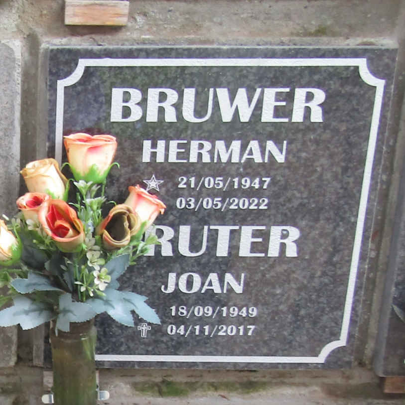 BRUWER Herman 1947-2022 & Joan TRUTER 1949-2017