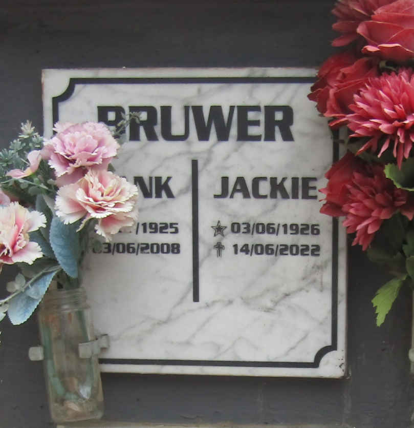 BRUWER Frank 1925-2008 & Jackie 1926-2022