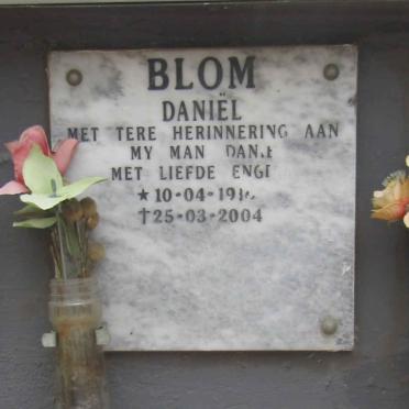 BLOM Daniel 191?-2004