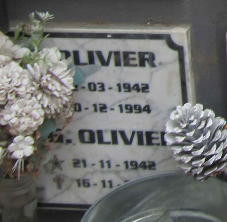 OLIVIER ? 1942-1994 & ?G. 1942-?