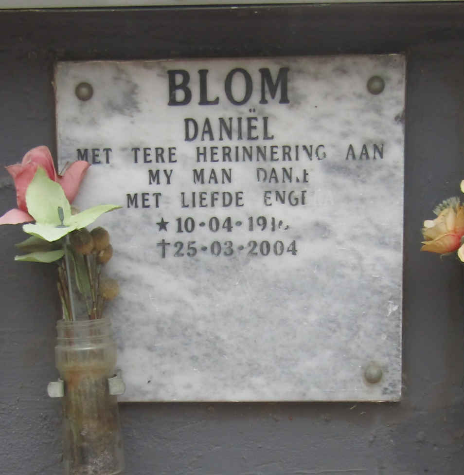 BLOM Daniel 191?-2004