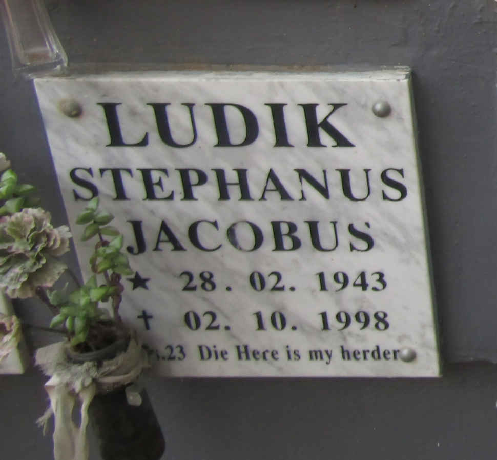 LUDIK Stephanus Jacobus 1943-1998