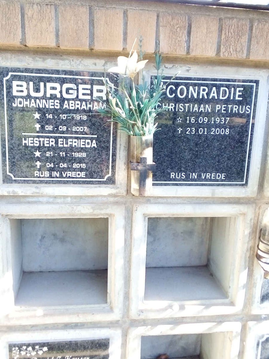 BURGER Johannes Abraham 1918-2007 & Hester Elfrieda 1928-2015 :: CONRADIE Christiaan Petrus 1937-2008