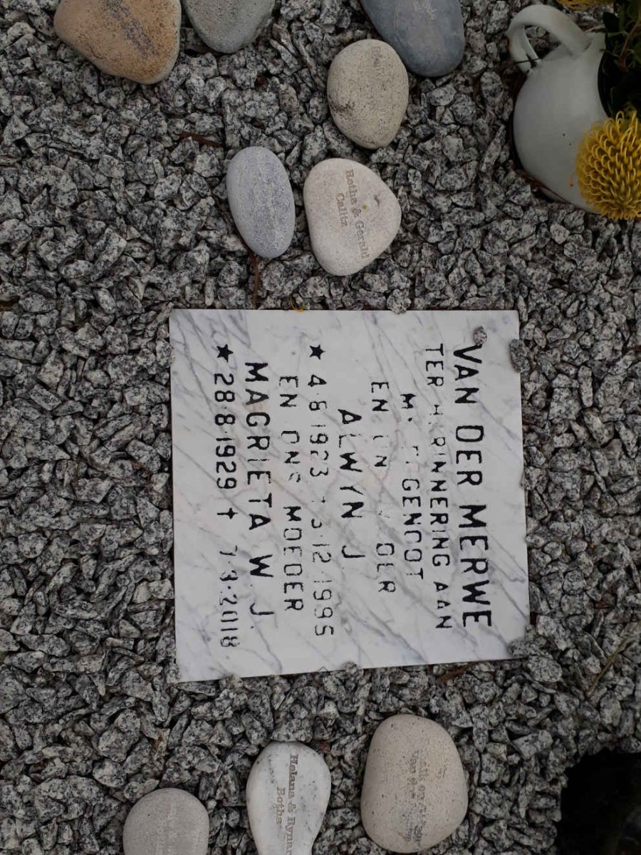 MERWE Alwyn J., van der 1923-1995 &amp; Magrieta W.J. 1929-2018